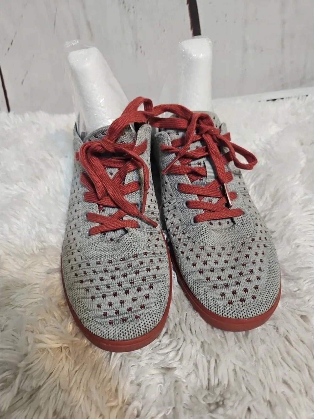 Kids Knit Lace-Up Sneakers in Gray and Red